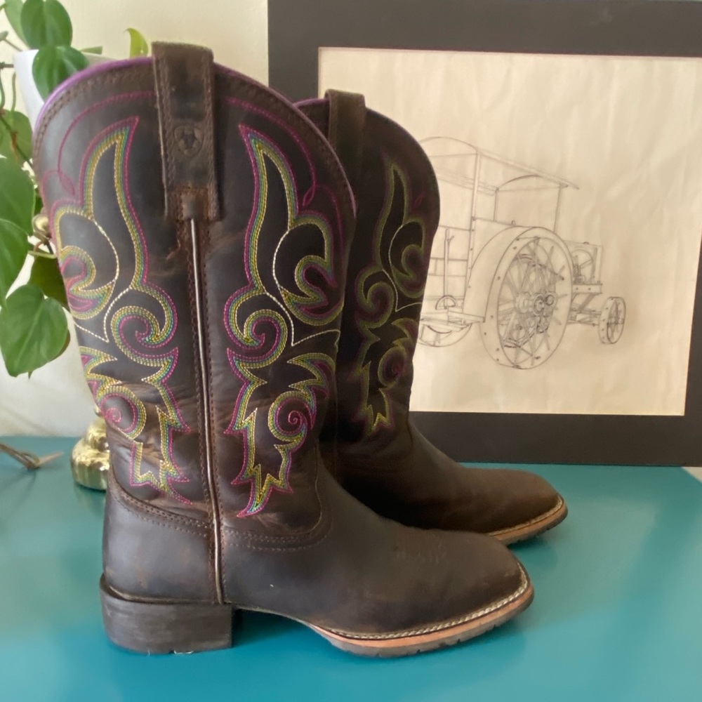 Ariat women’s cowboy boots
